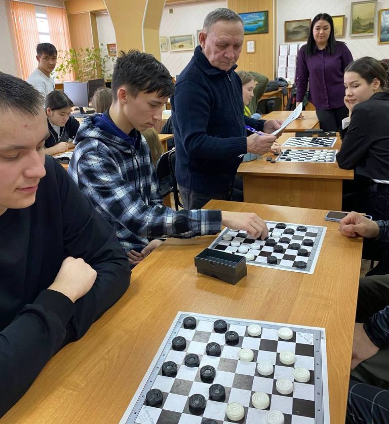 13 февраля в Башкирском институте технологий и управления прошел турнир по шашкам, посвящённый Дню защитника Отечества.